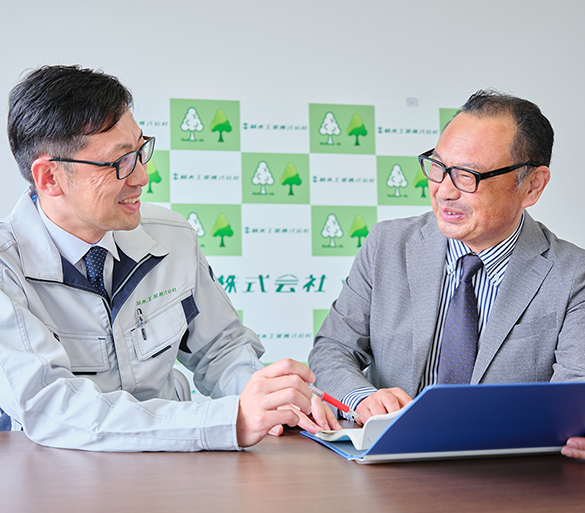 緑水工業株式会社スタッフの仕事の様子